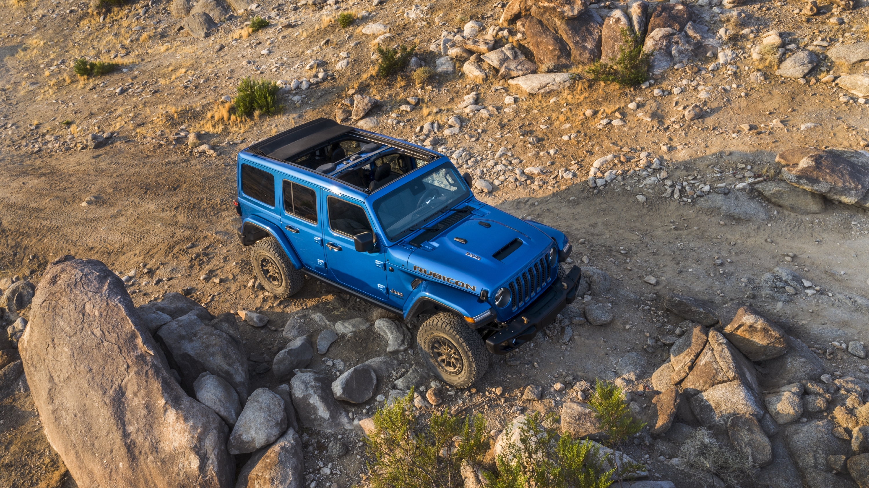 2021 Jeep Wrangler Rubicon 392 Packs a V-8 Off-Road Punch | MotorWeek