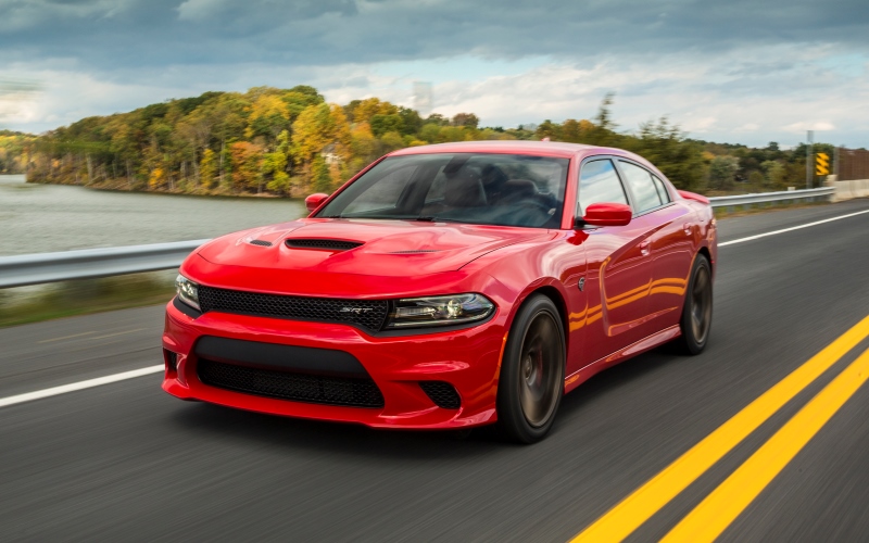 First Look: 2015 Dodge Charger SRT Hellcat And SRT 392