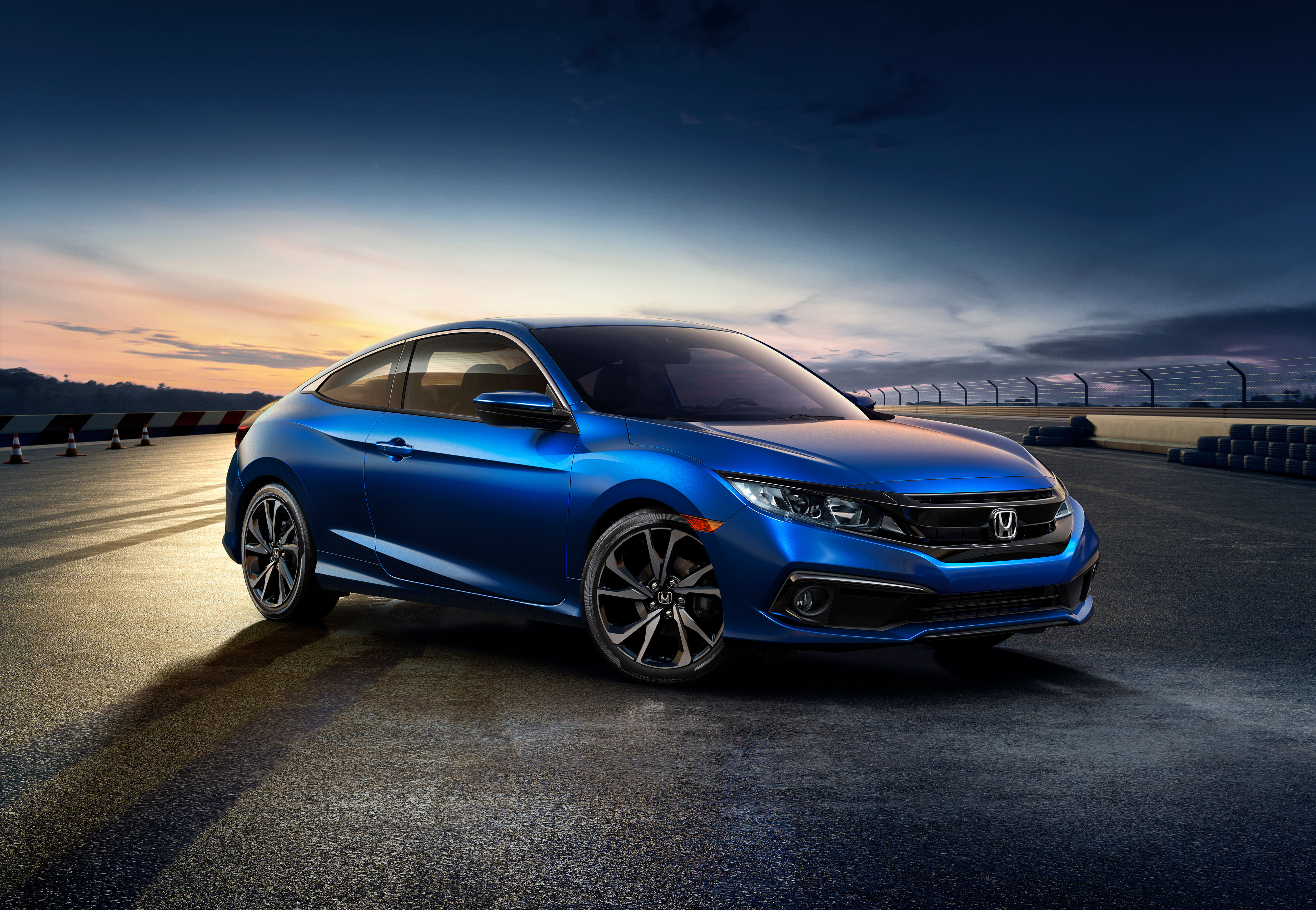 Honda Introduces Redesigned 2019 Civic Coupe and Sedan