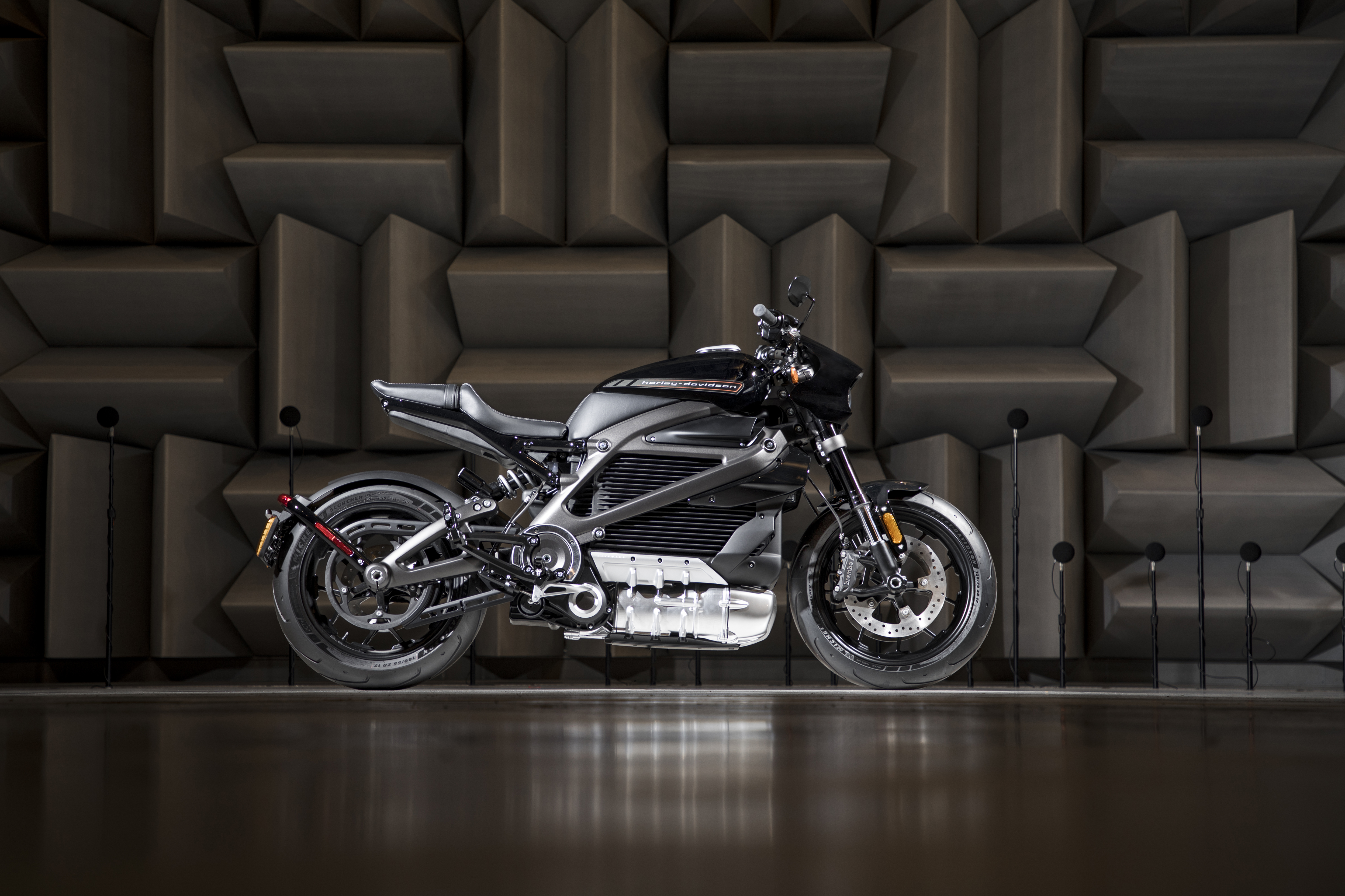 Harley-Davidson Shows All-Electric LiveWire Motorcycle in Milan