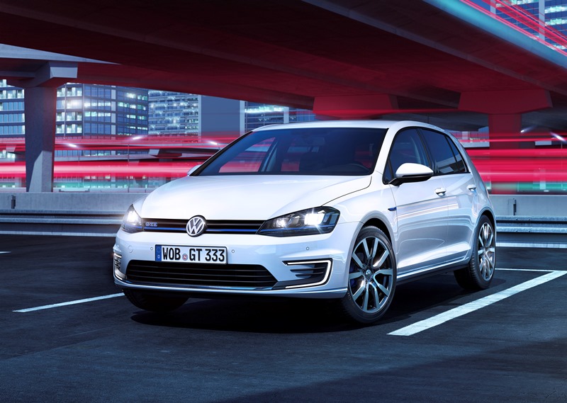 Volkswagen Unveils the Golf GTE Plug-In Hybrid