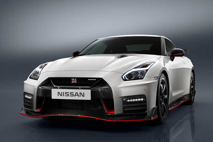 Nissan to display 2017 GT-R NISMO alongside classics at Japanese Classic Car Show
