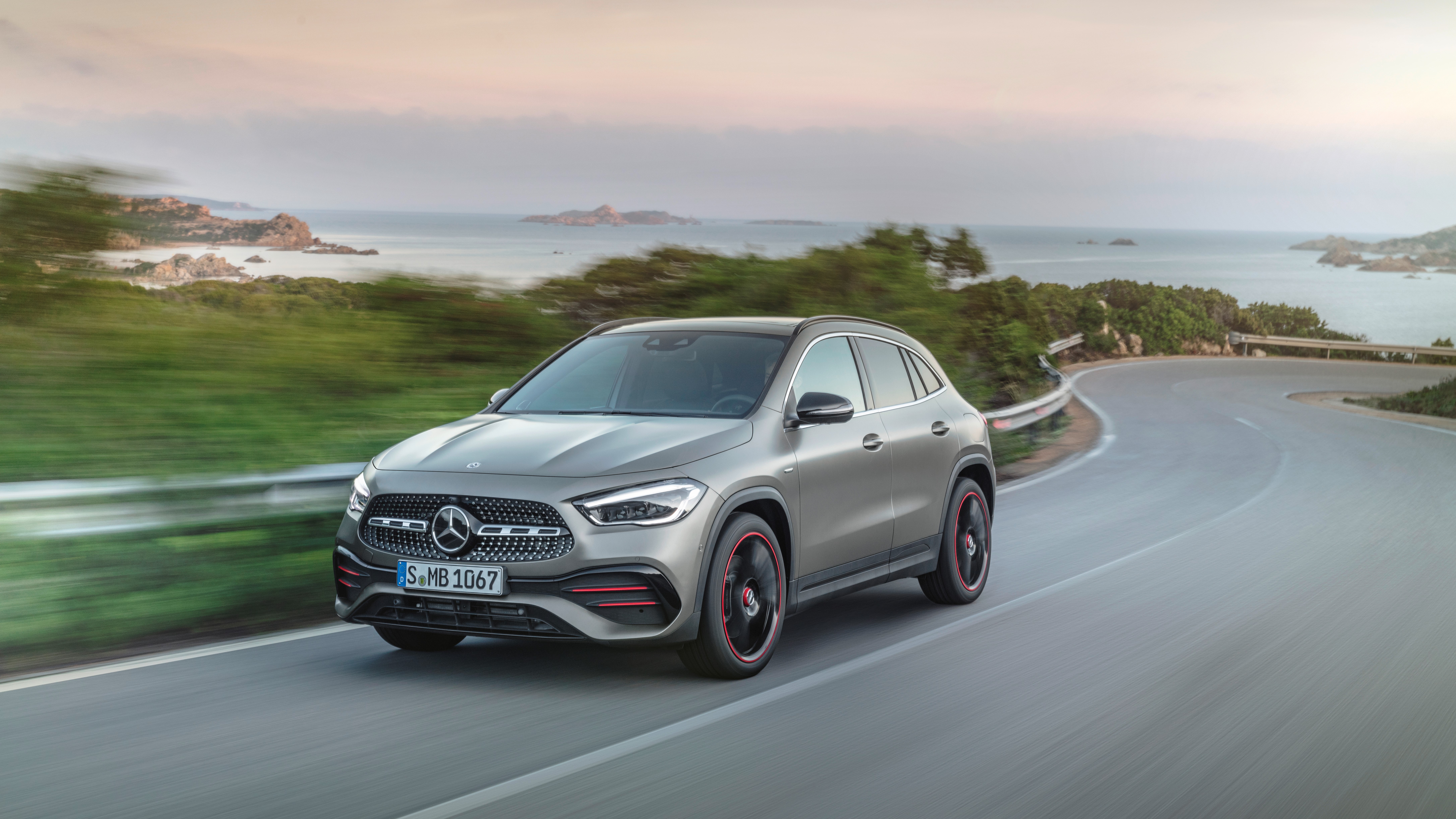 Mercedes-Benz Unveils All-New 2021 GLA Compact Crossover
