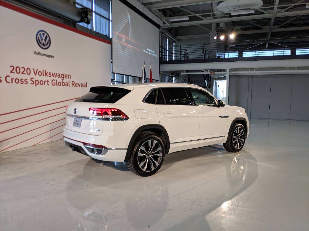 Volkswagen Unveils Production Atlas Cross Sport at Chattanooga Plant