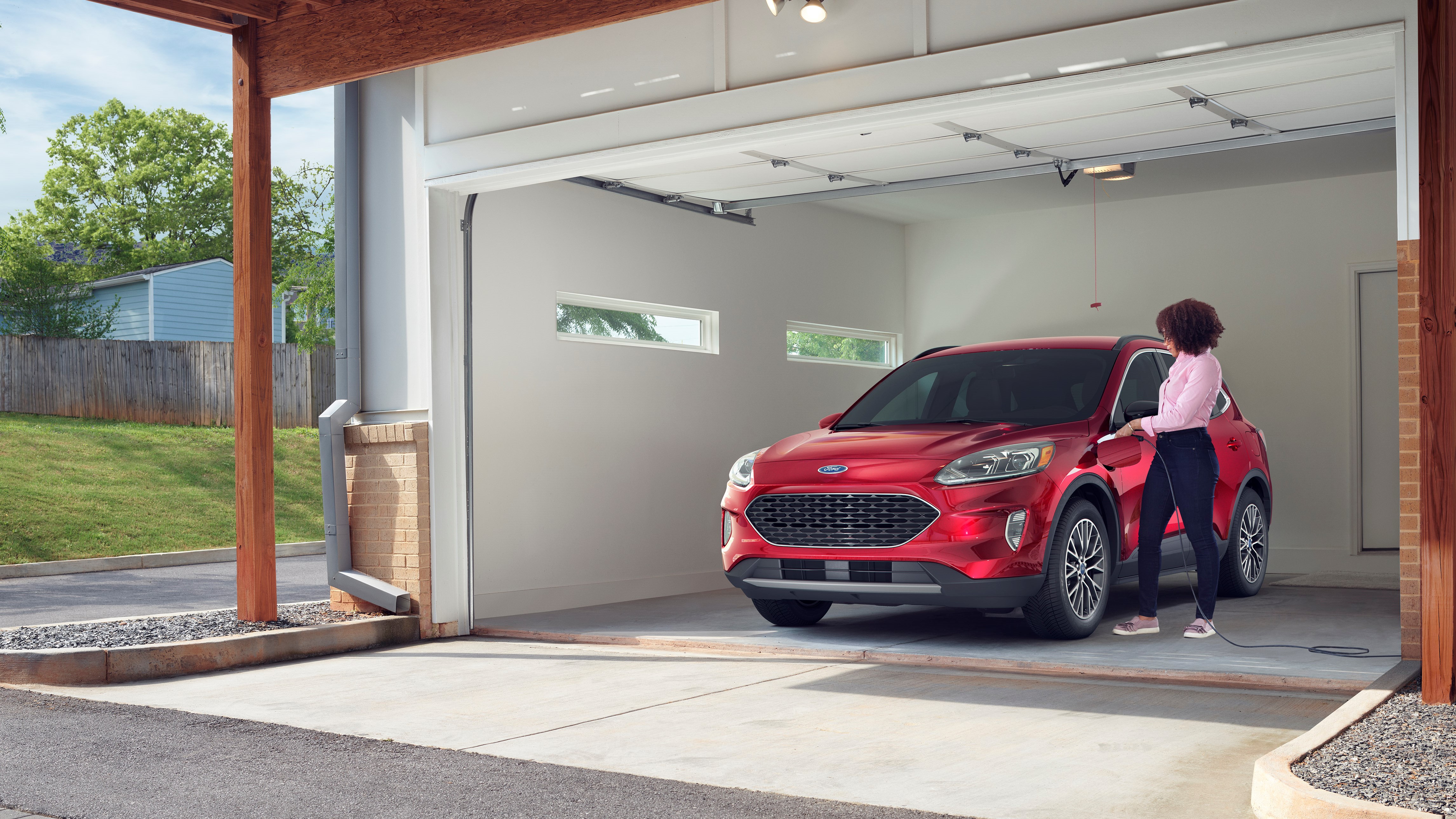 Ford Escape Hybrids Meets 100 MPGe Benchmark