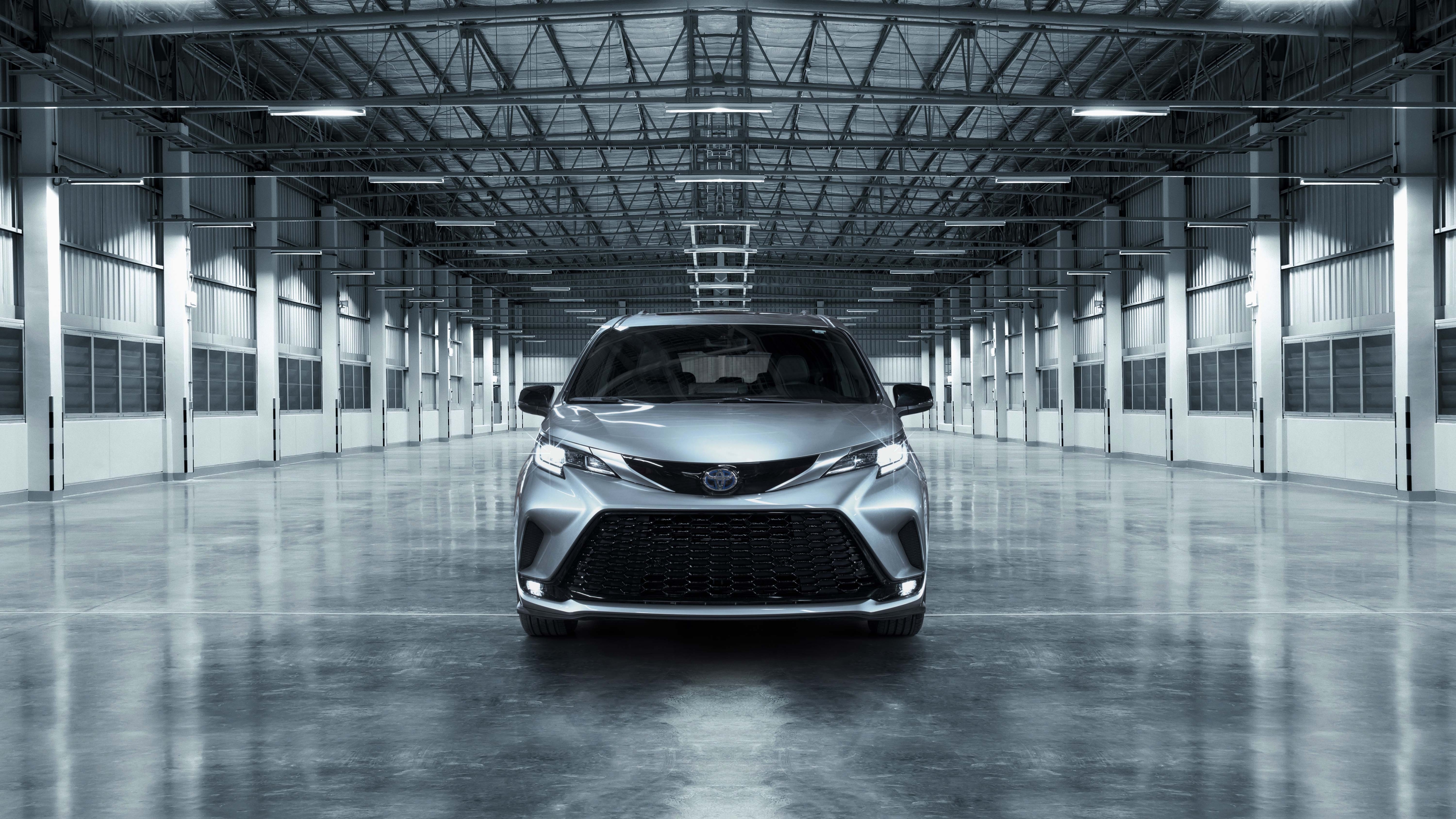 Toyota Celebrates Sienna 25th Anniversary with Special Edition