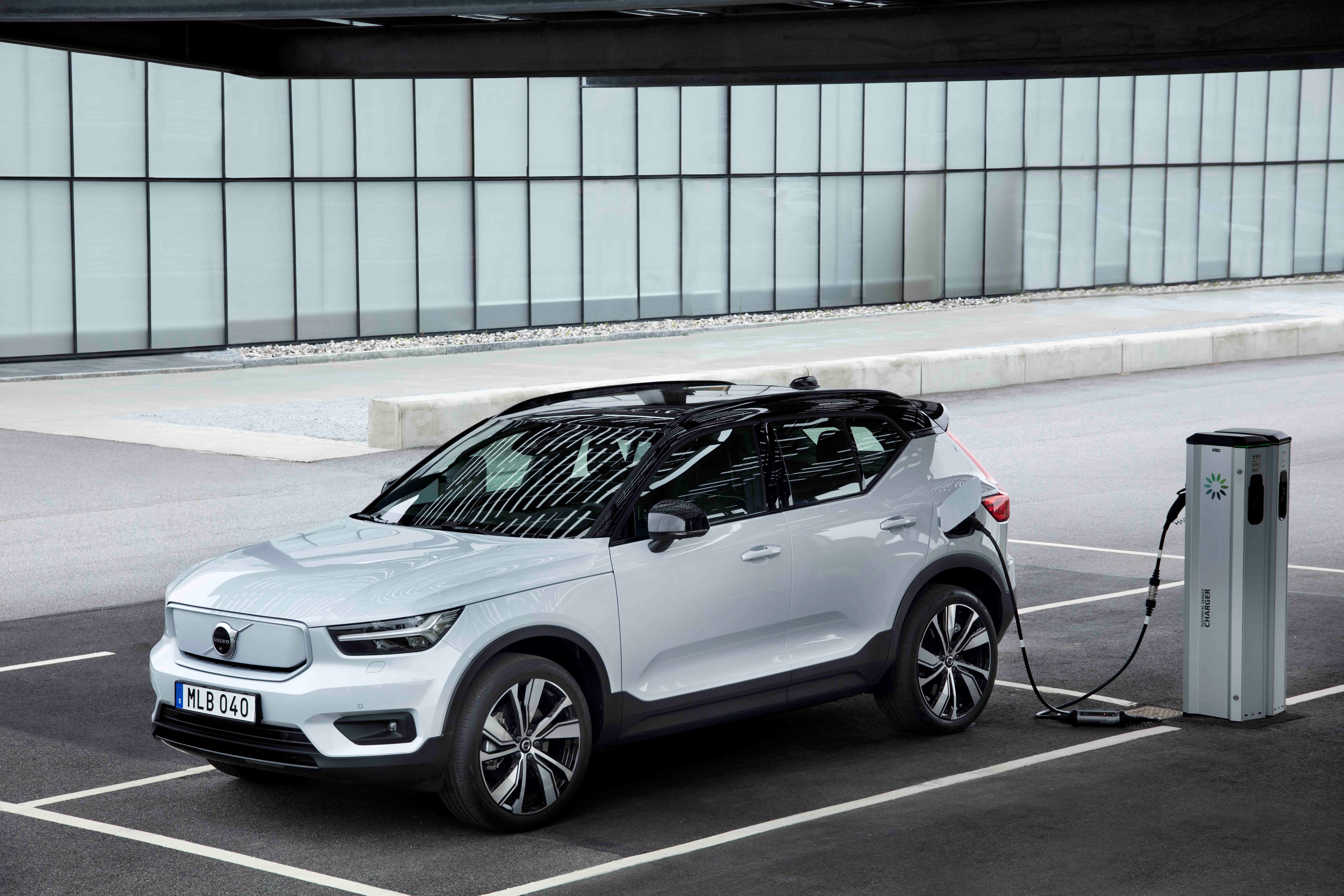 Volvo Begins Production of XC40 Recharge EV