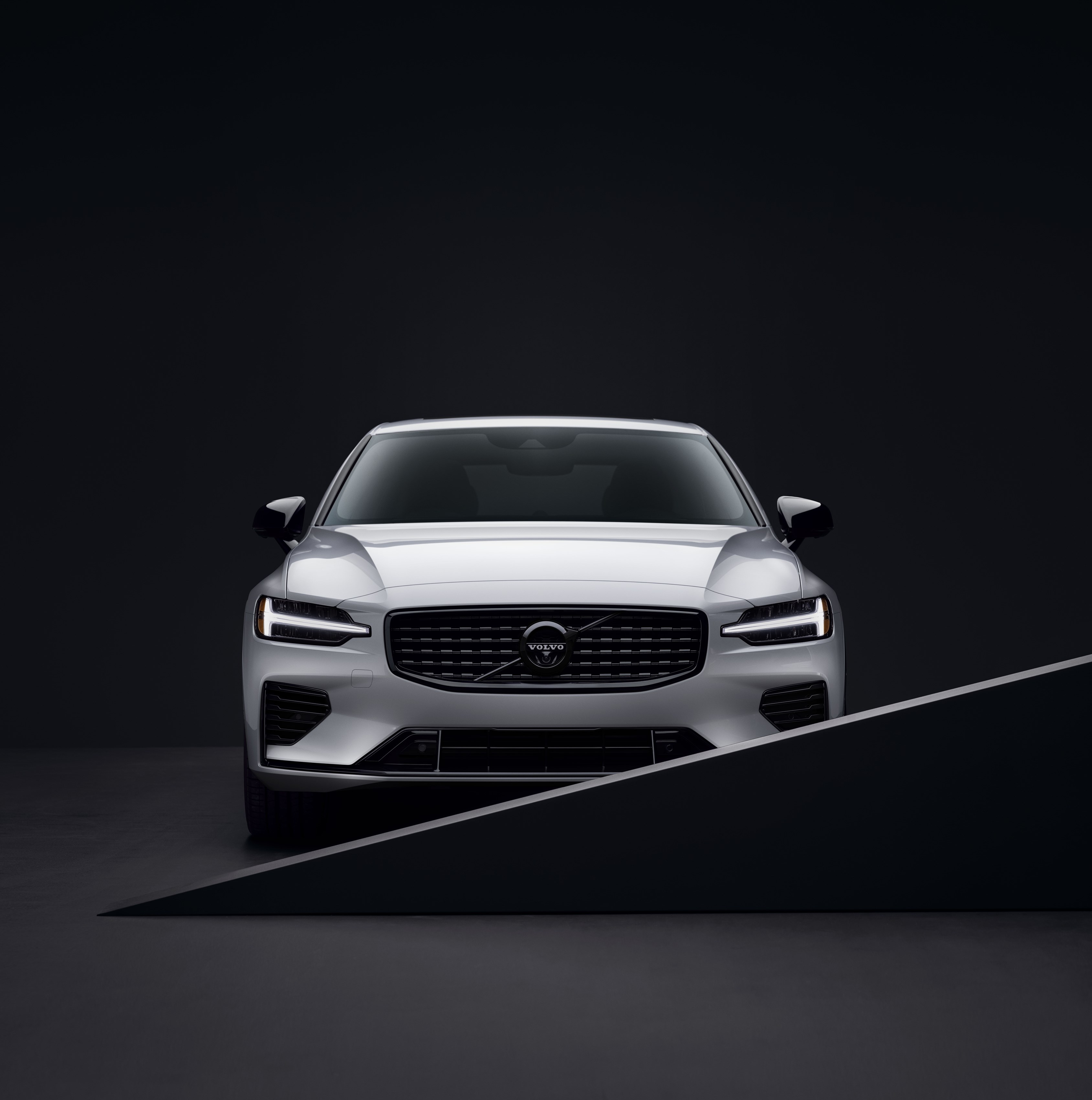 Volvo’s S60 Sedan Receives Limited “Black Edition”