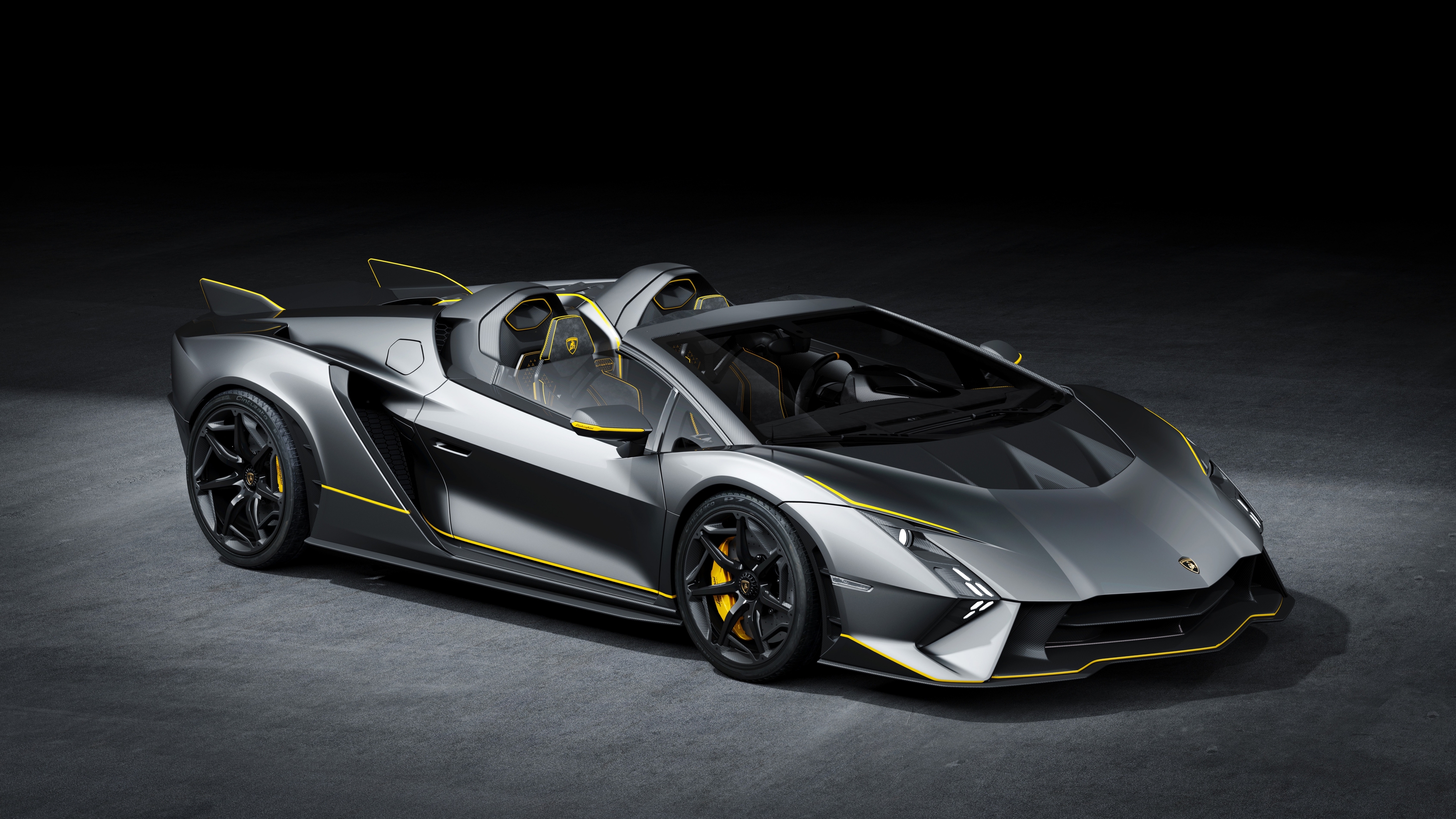 Lamborghini Unveils the Invencible and Auténtica, One-Off V12 Send-Offs