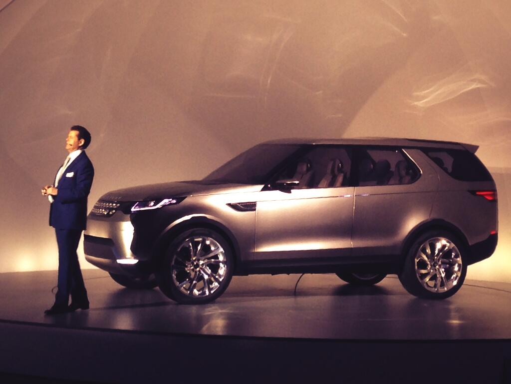 Land Rover Revealed its Discovery Vision Concept SUV