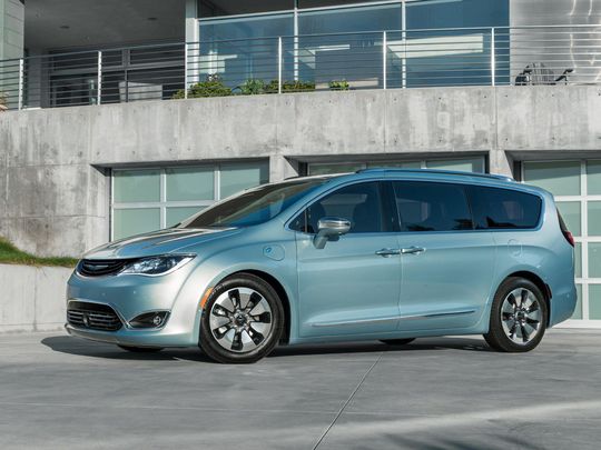 Google and Fiat collaborate to make self-driving minivans