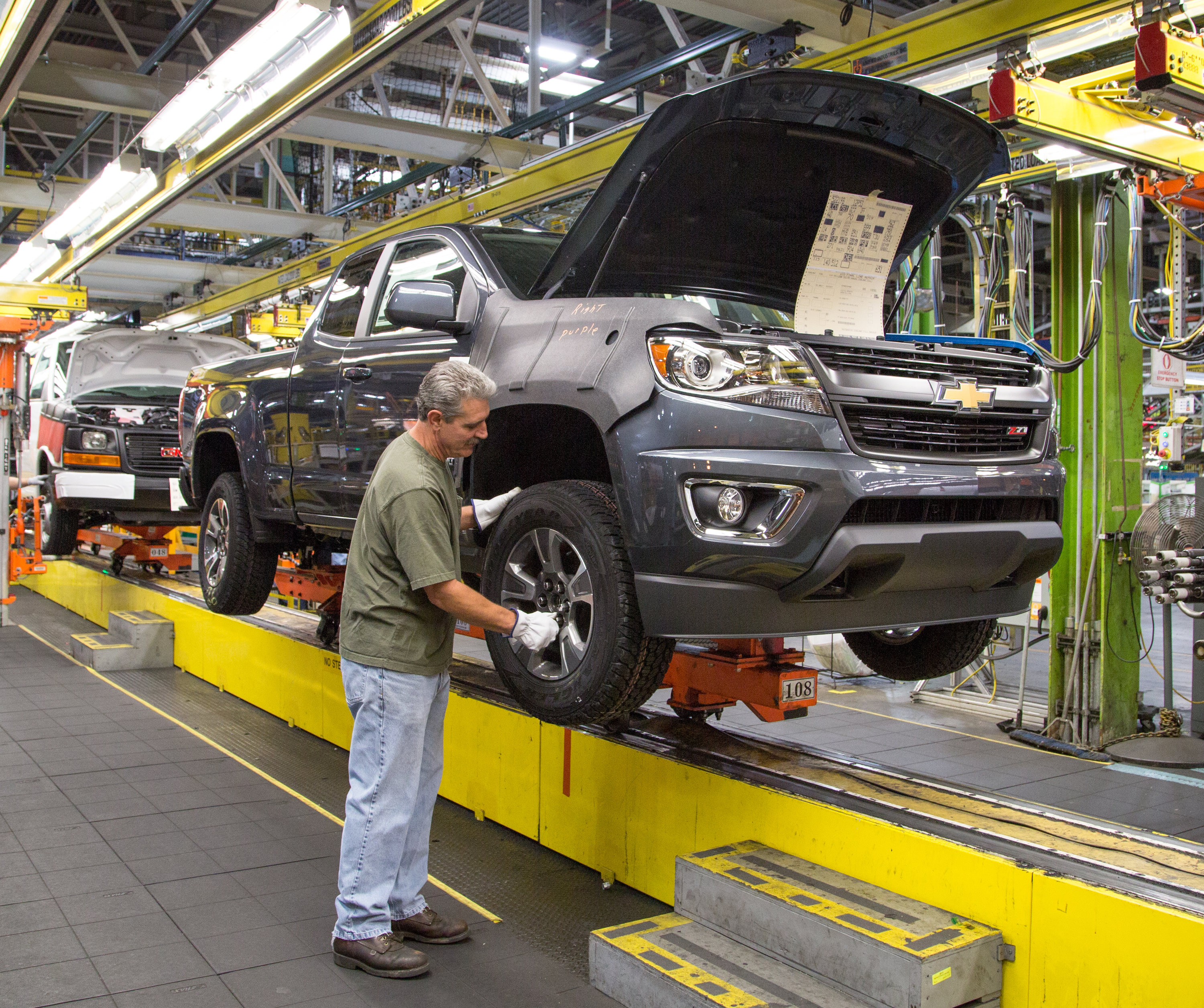 GM Investing $1B to Upgrade Midsize Truck Plant