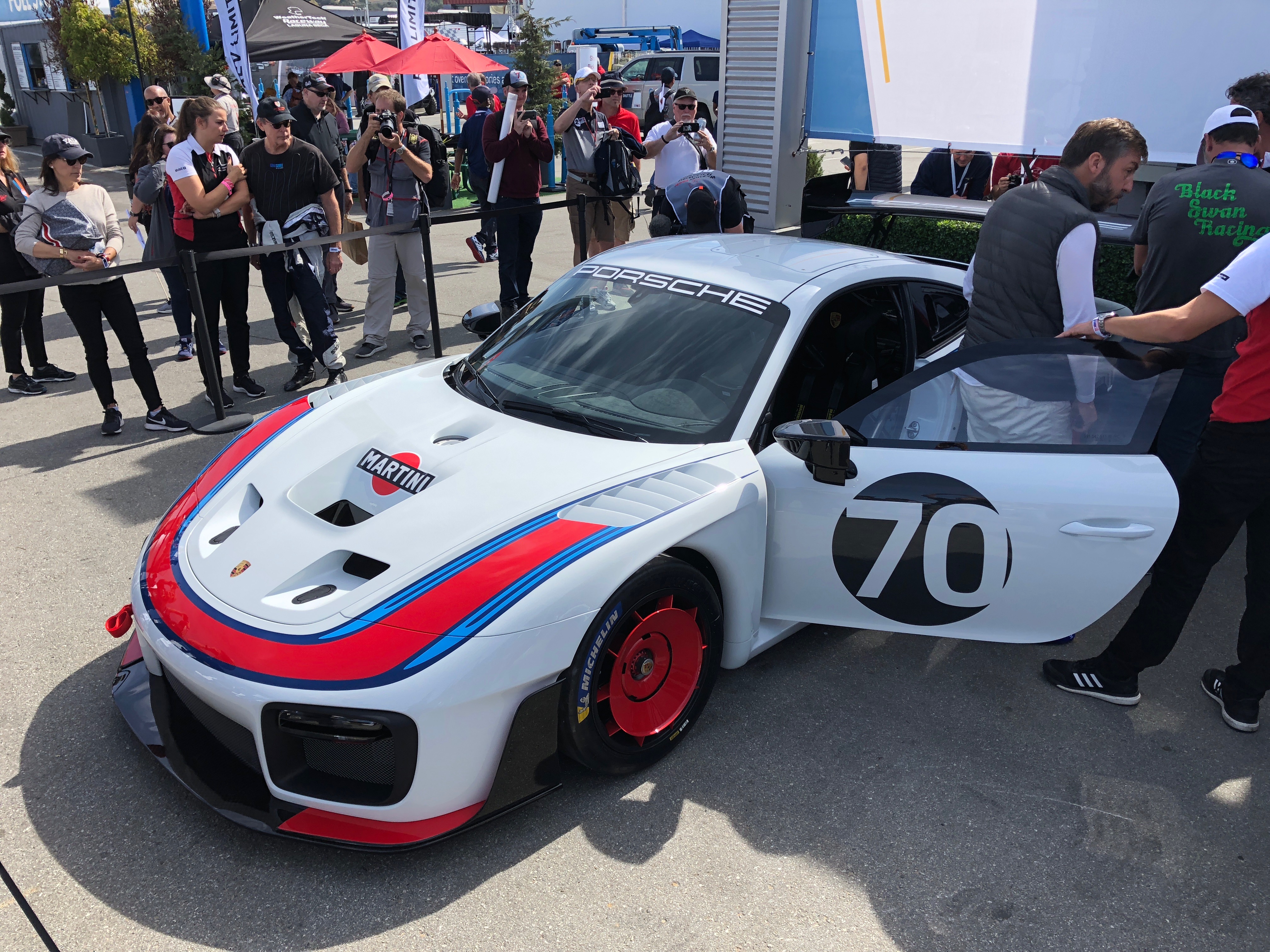 Porsche Unveils New 935