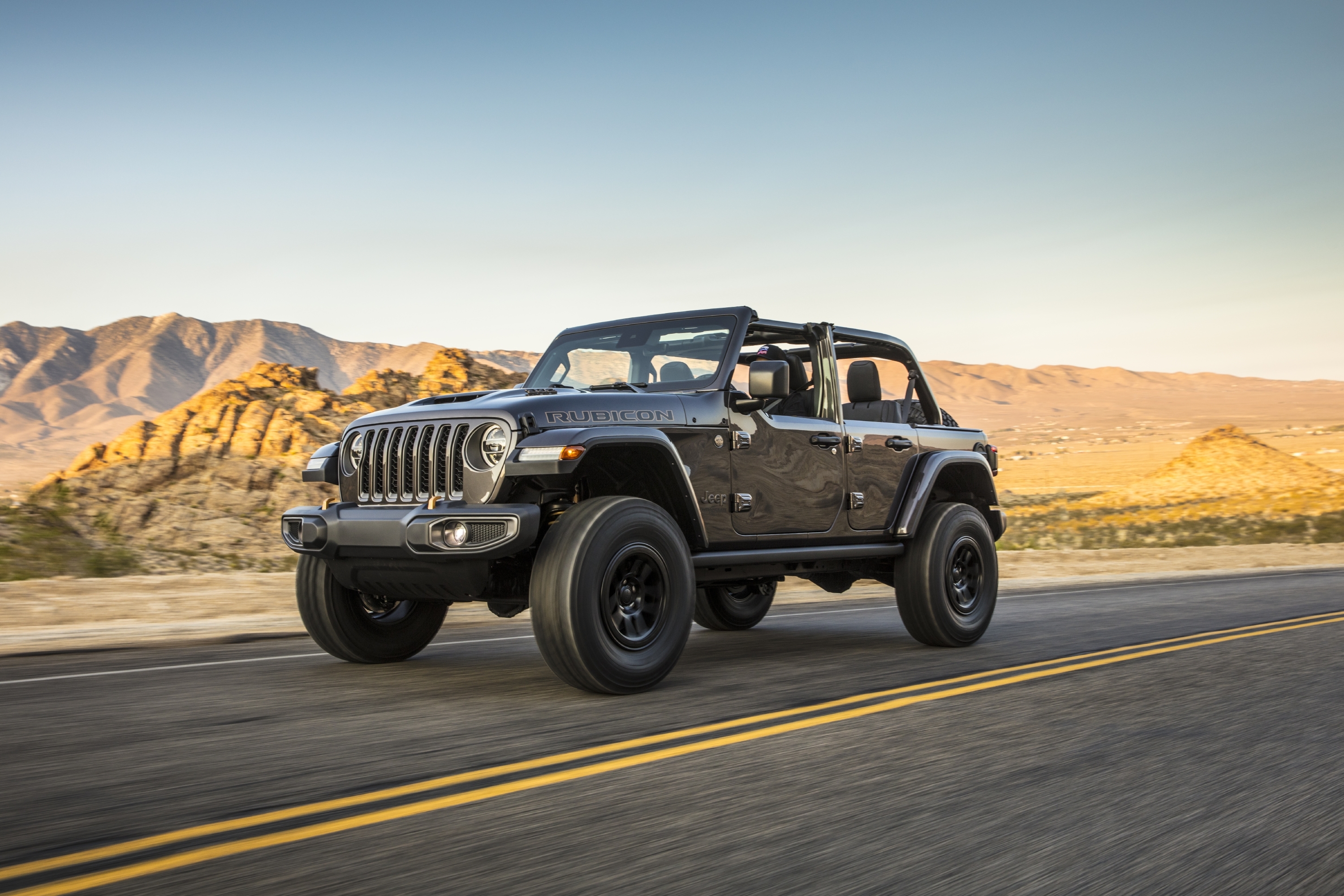 2021 Jeep Wrangler Rubicon 392 Packs a V-8 Off-Road Punch