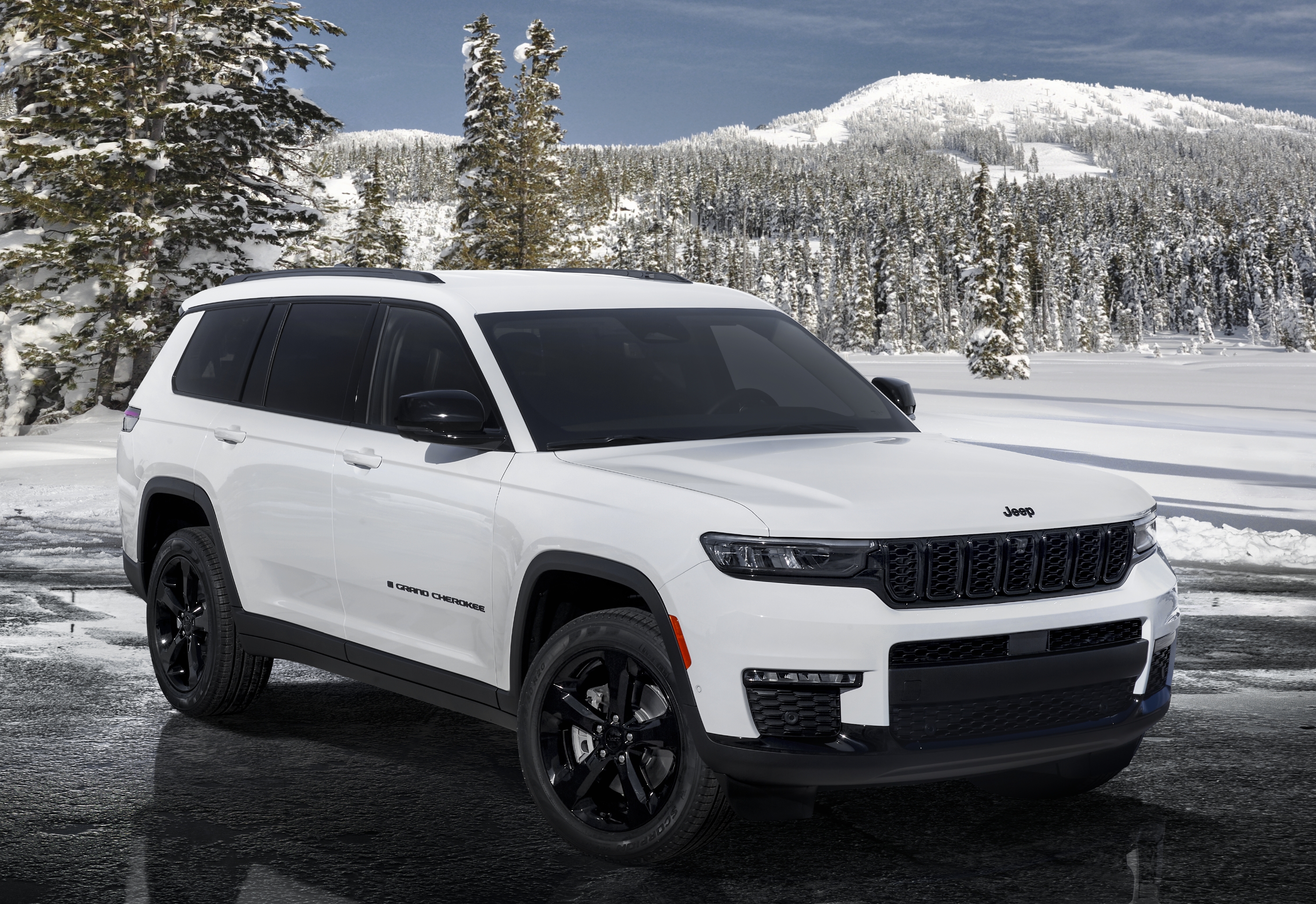 Meet the Grand Cherokee L’s New Limited Black Package
