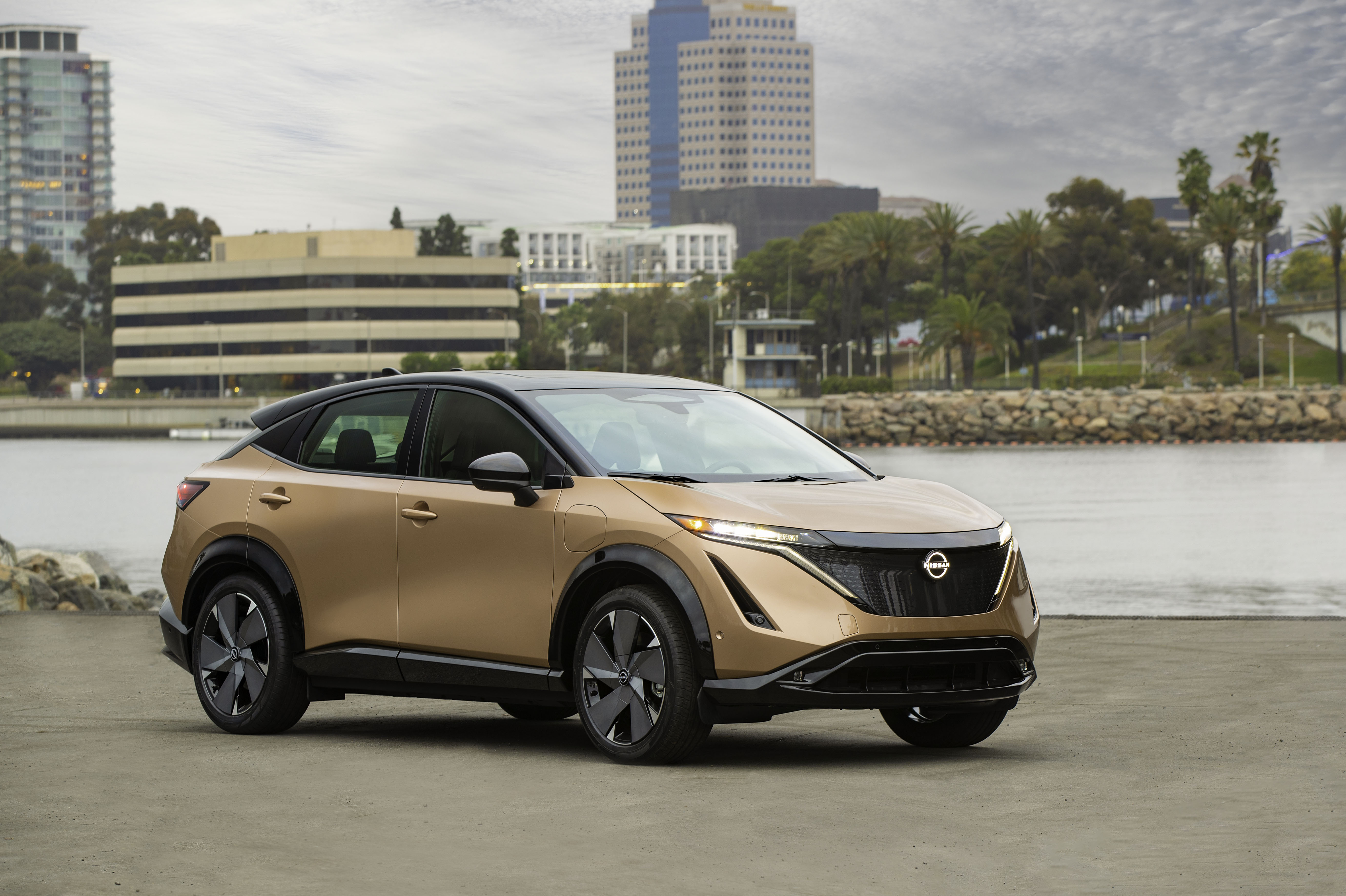 Nissan Showcases 2023 Ariya Electric Crossover, 2022 Rouge and 2023 Z at LA Auto Show