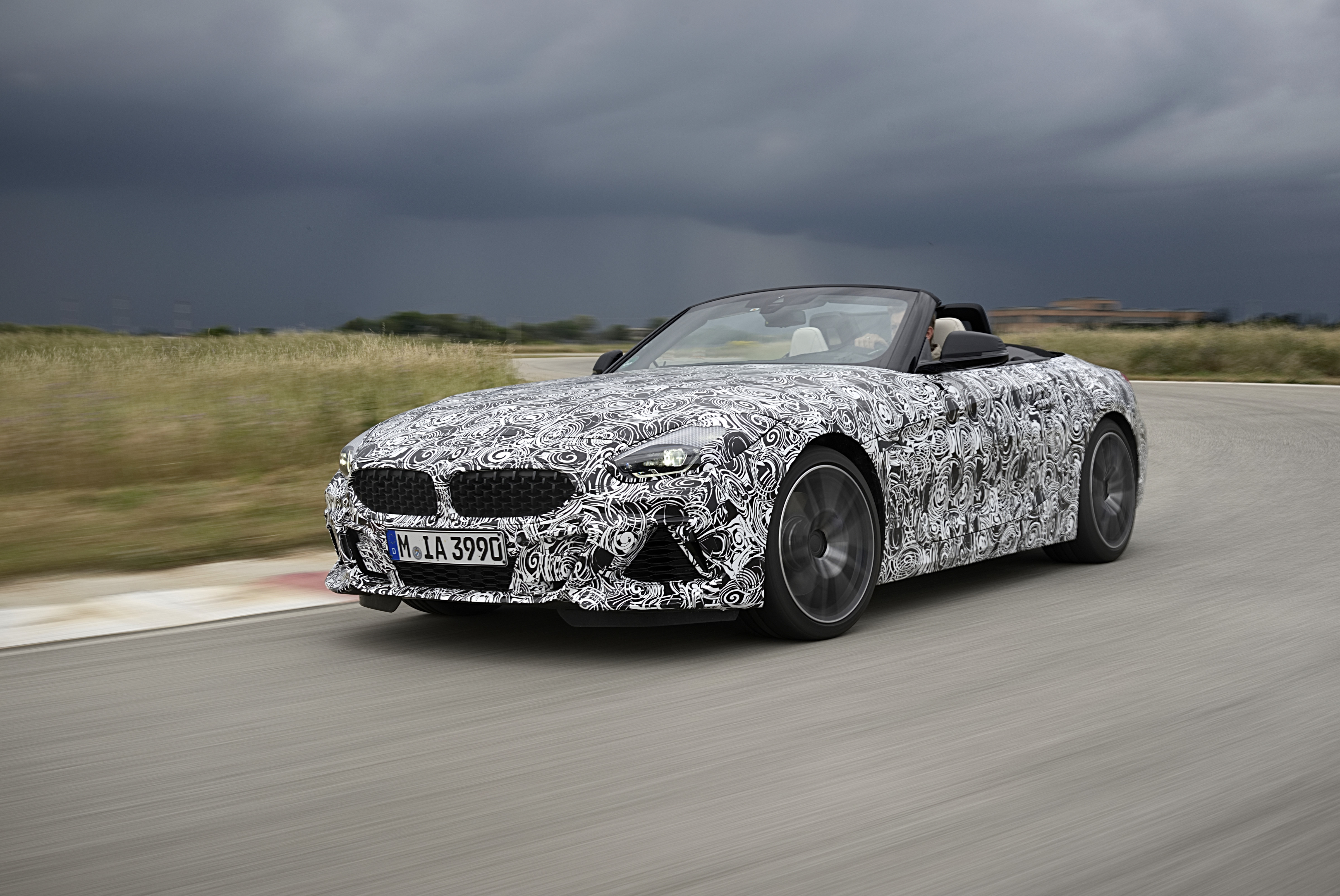 BMW to Reveal Z4 and M850i in Monterey