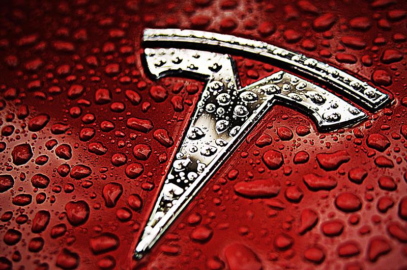 Tesla now developing glass in-house for automotive use